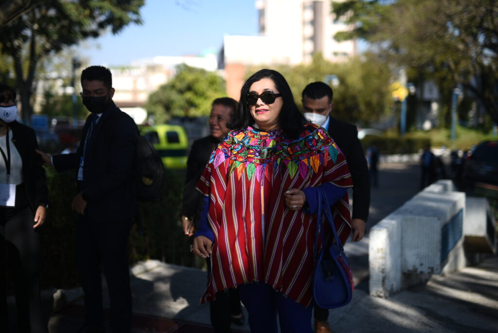 El TSE, del que forma parte Blanca Alfaro, tiene entre sus funciones tratar de minimizar la violencia electoral. Para ello se coordina con otras instituciones del Estado. 