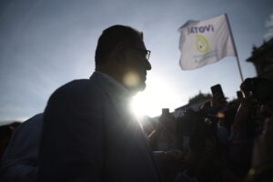 Bernardo Arévalo tras ganar la primera vuelta de las elecciones generales de Guatemala. Foto: Edwin Bercián.