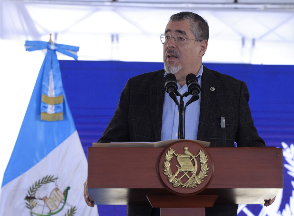 El presidente de Guatemala, Bernardo Arévalo, durante una conferencia de prensa. Foto: Edwin Bercián / No Ficción